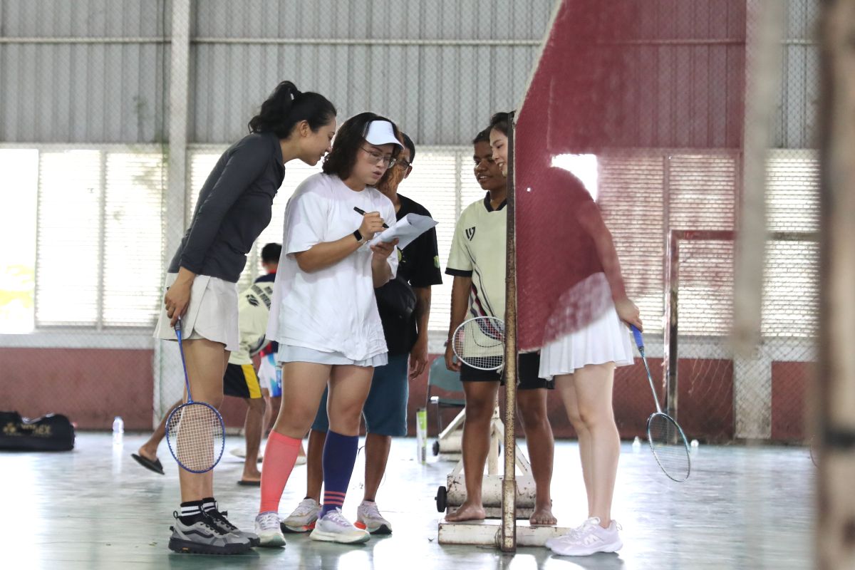 Menilik dedikasi anak muda China dalam kegiatan amal di Indonesia