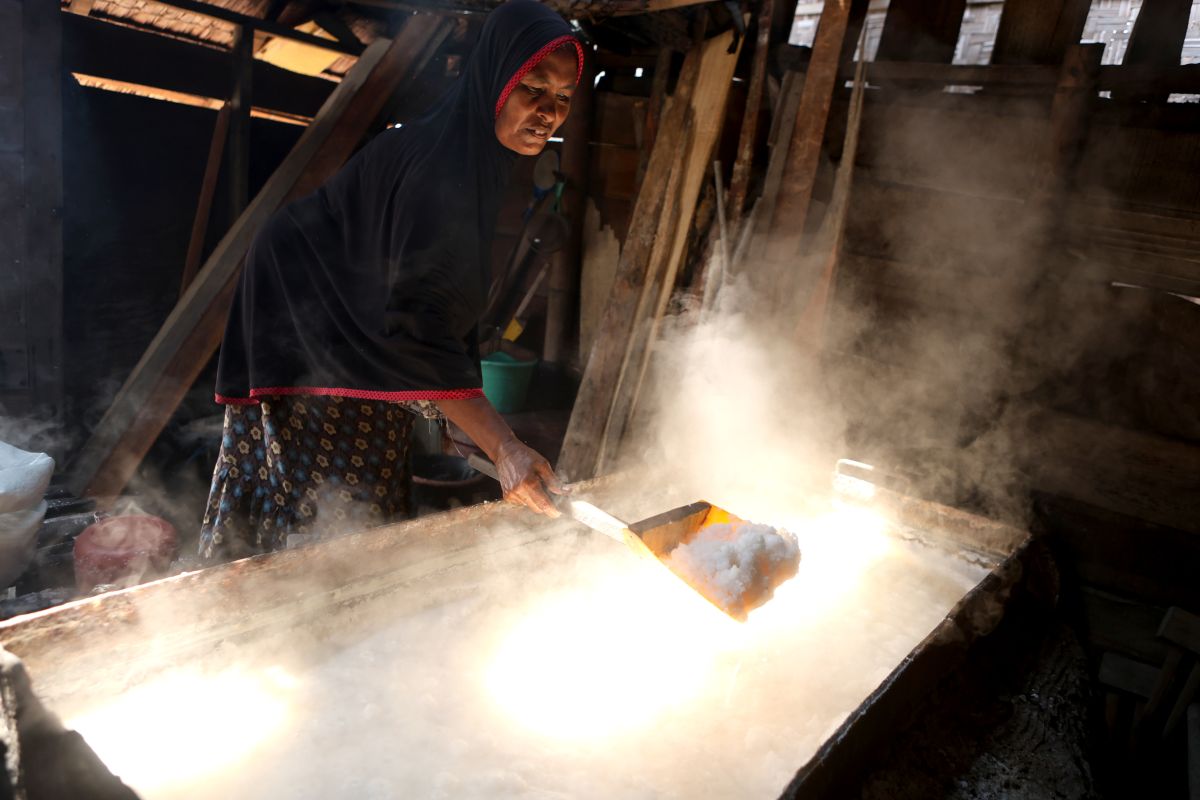Menengok produksi garam tradisional di Desa Lancok, Aceh