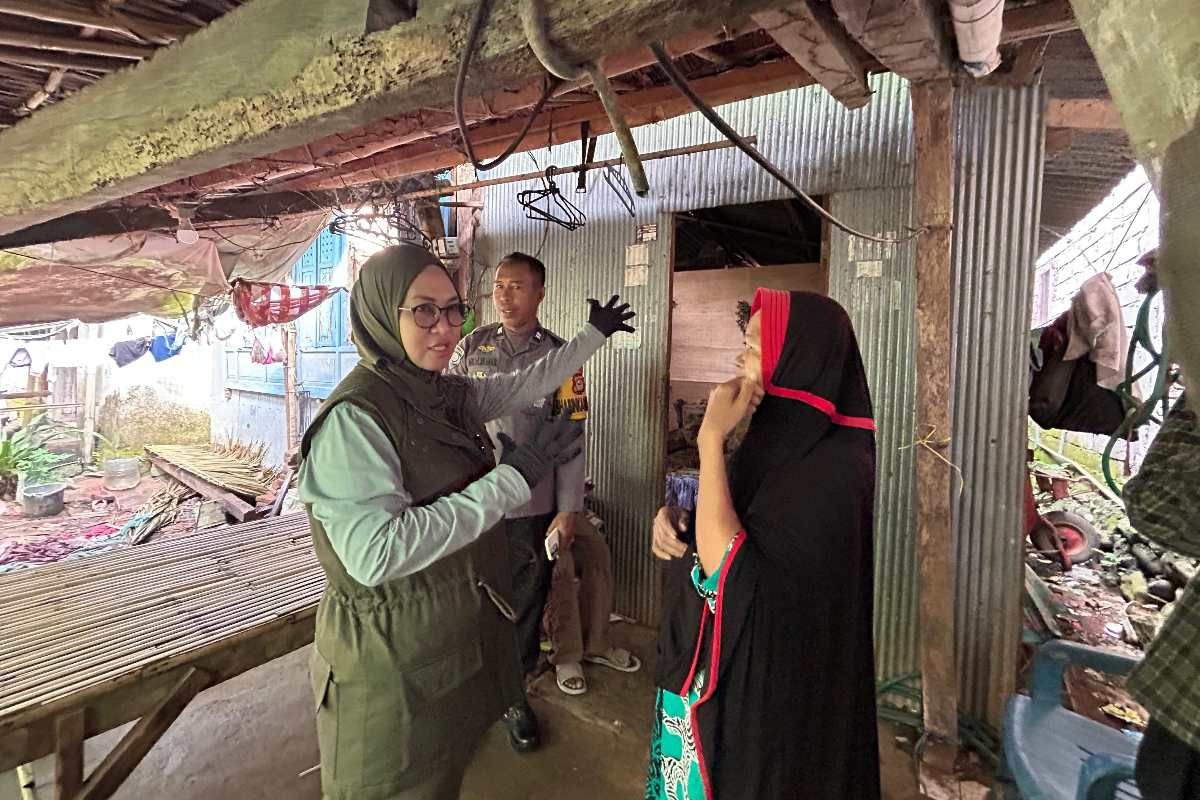 Pemkab Gowa berikan bantuan sembako kepada keluarga miskin ekstrem