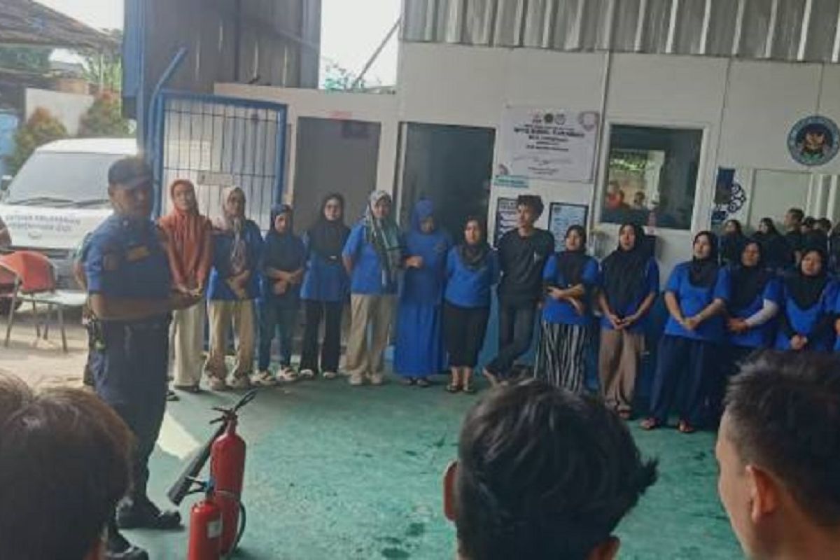 BPBD Tangerang berikan pelatihan pegawai SPPG penanganan kebakaran