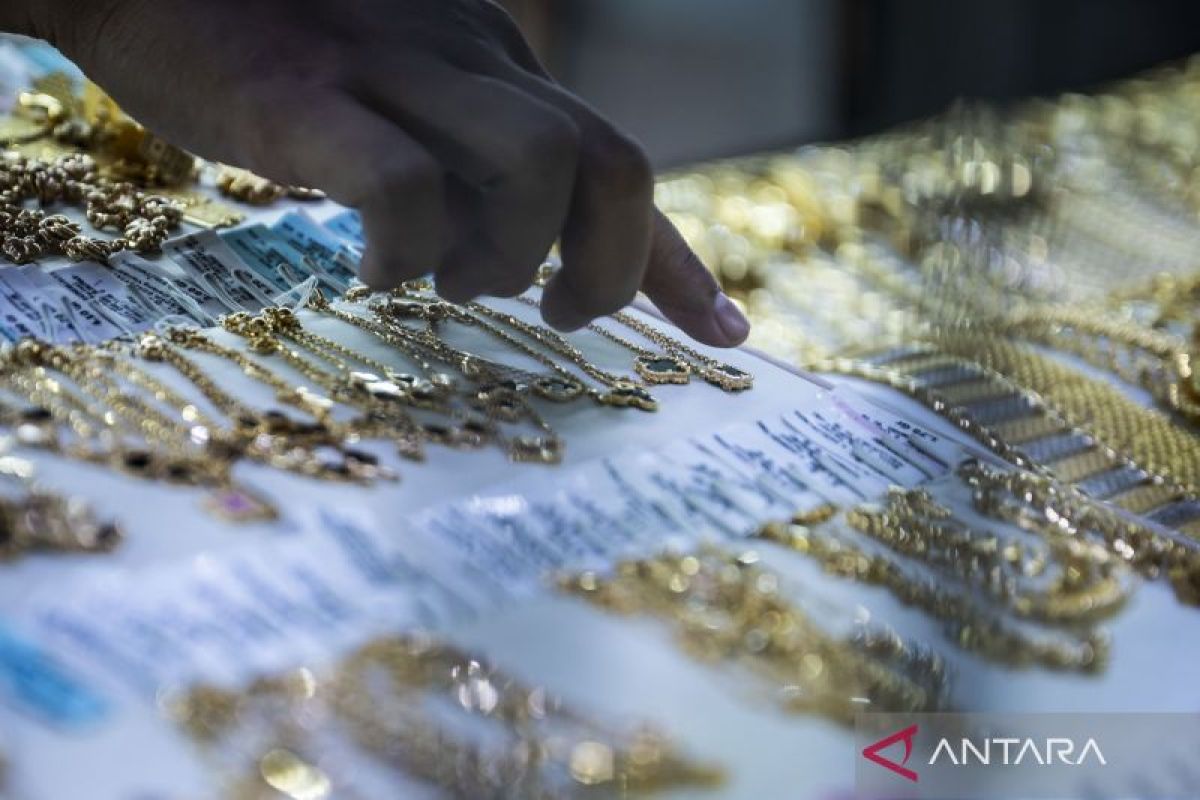 Harga emas di Pegadaian Selasa pagi anjlok