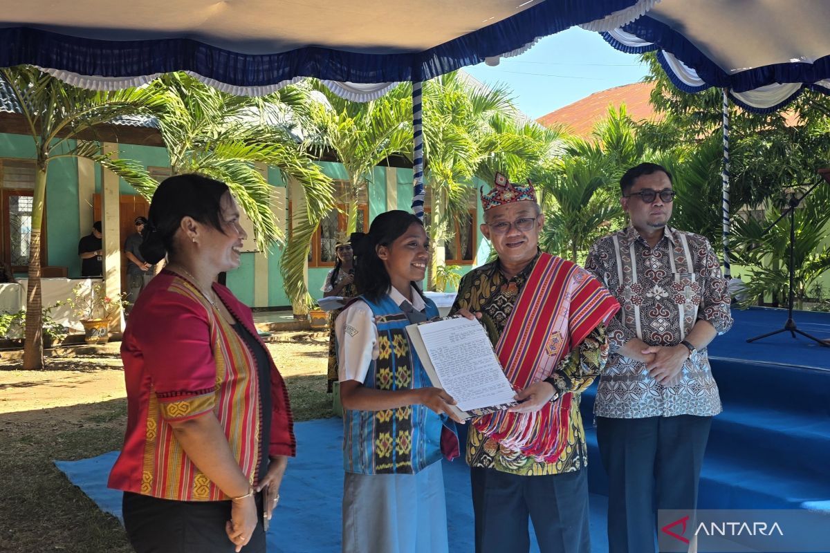 Mendikdasmen terima surat untuk Presiden dari NTT