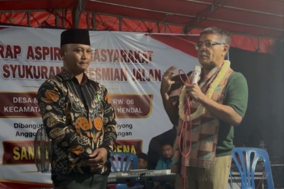 Resmikan jalan desa, Samuel Wattimena dorong penguatan SDM