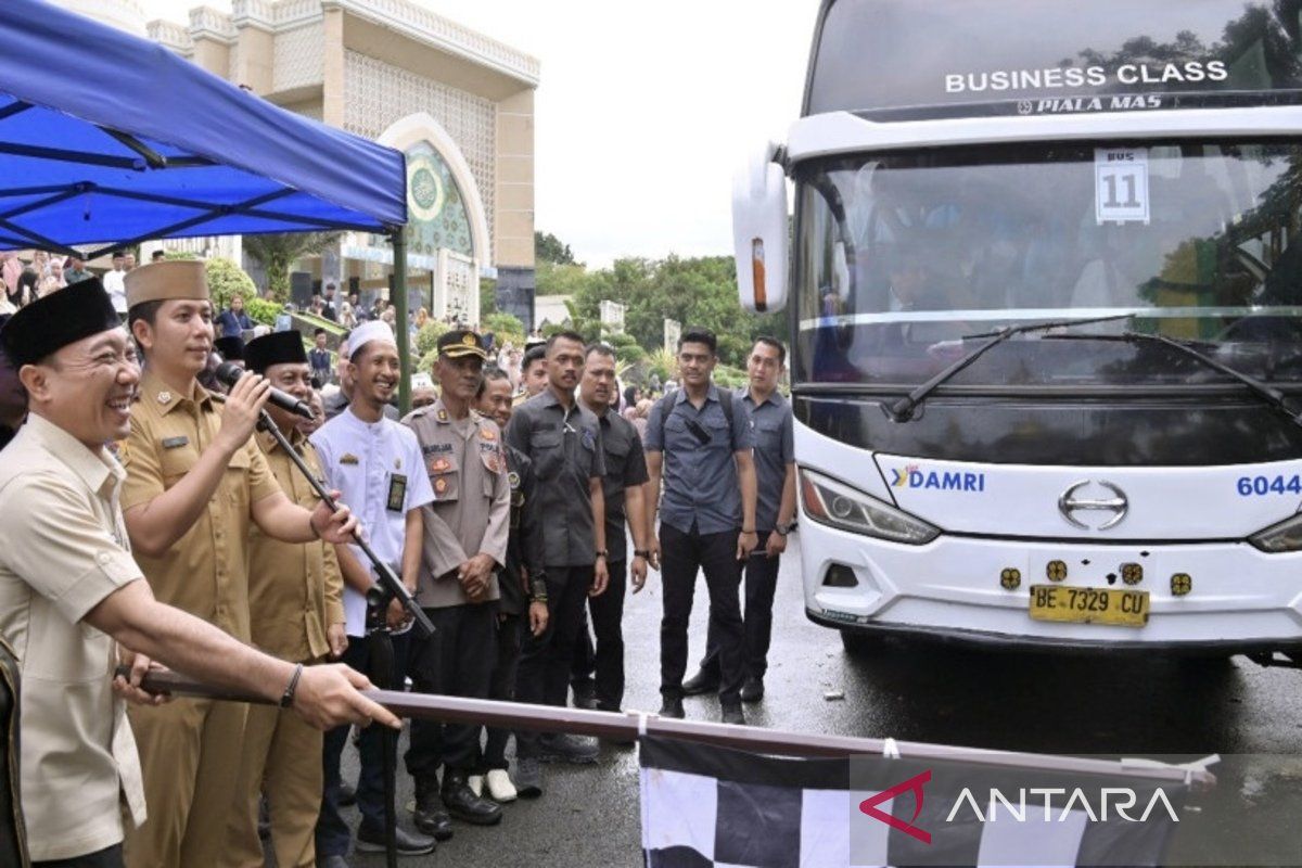 413 calon haji asal Lampung Selatan diberangkatkan