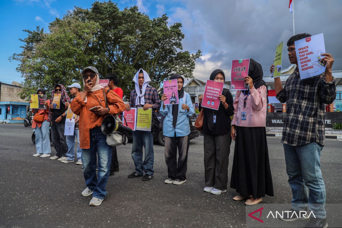 Aksi solidaritas jurnalis di Ternate