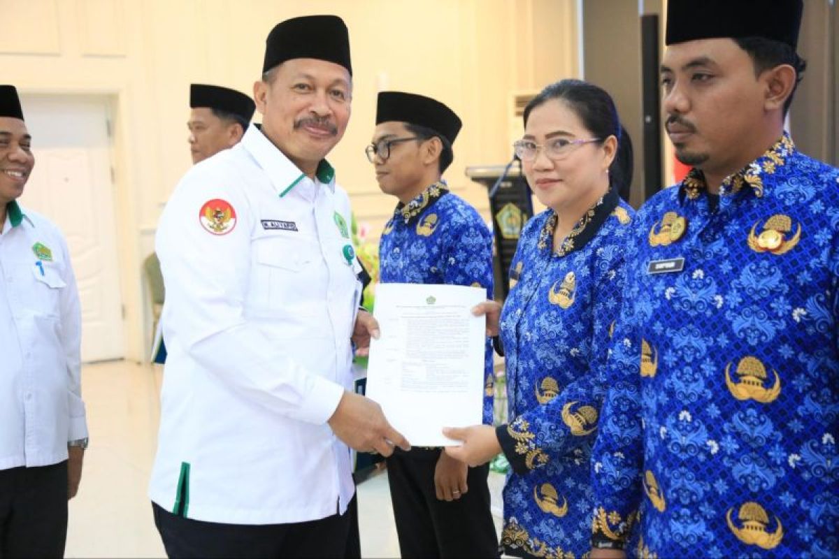 Kemenag Sulsel serahkan SK Redistribusi 66 PPPK