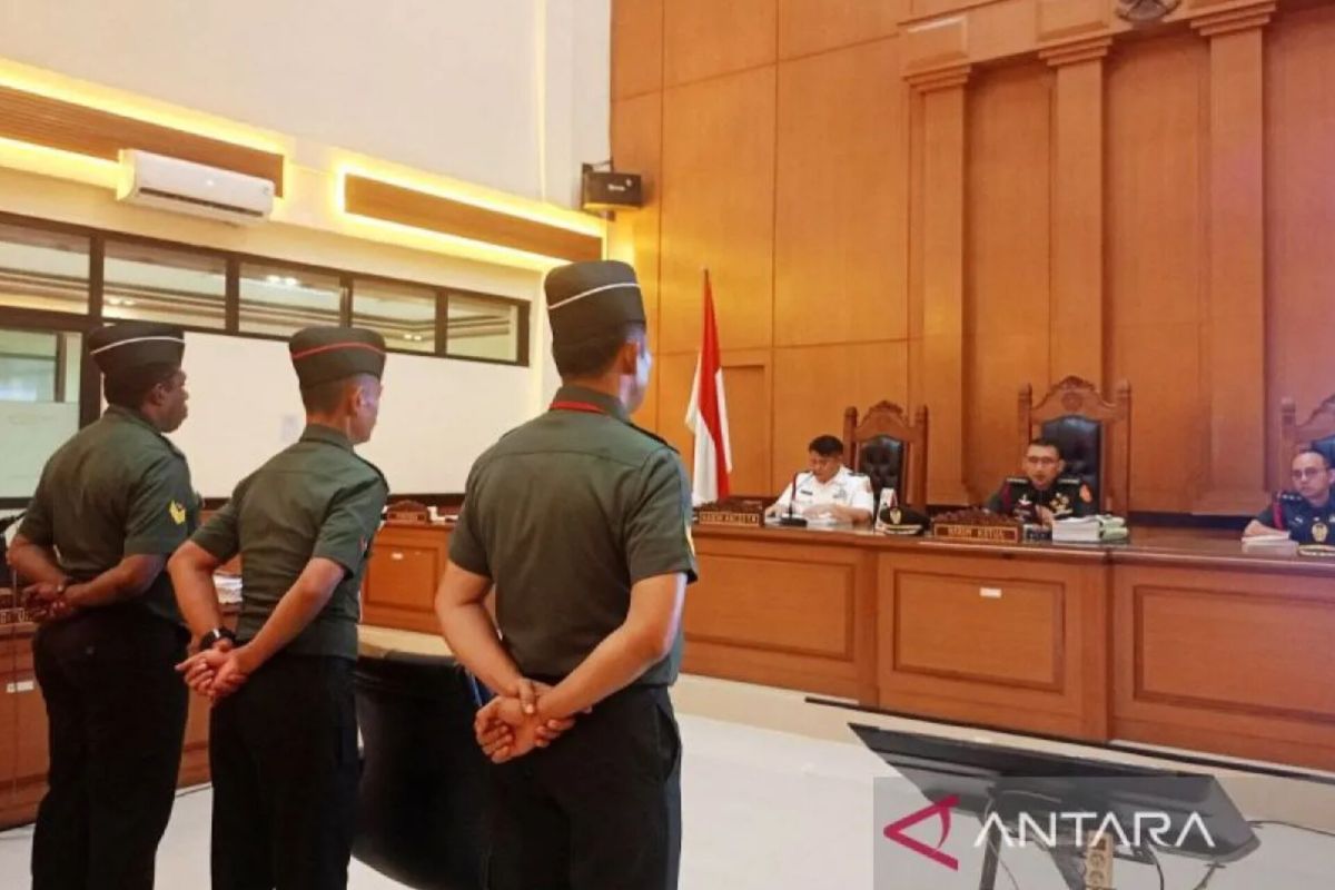 Hari ini tiga terdakwa pembunuhan kacab bank di Jakarta diperiksa