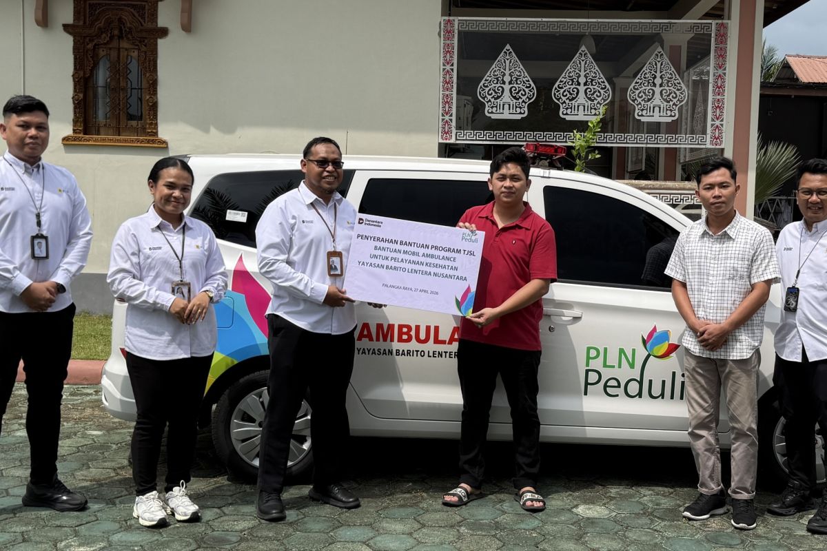 PLN UID Kalselteng serahkan dua ambulan untuk Kalimantan Tengah