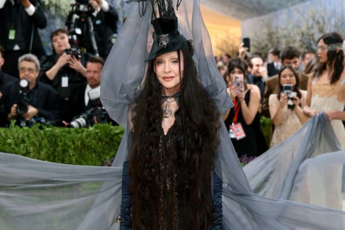 Madonna jadi "penyihir" di Met Gala 2026