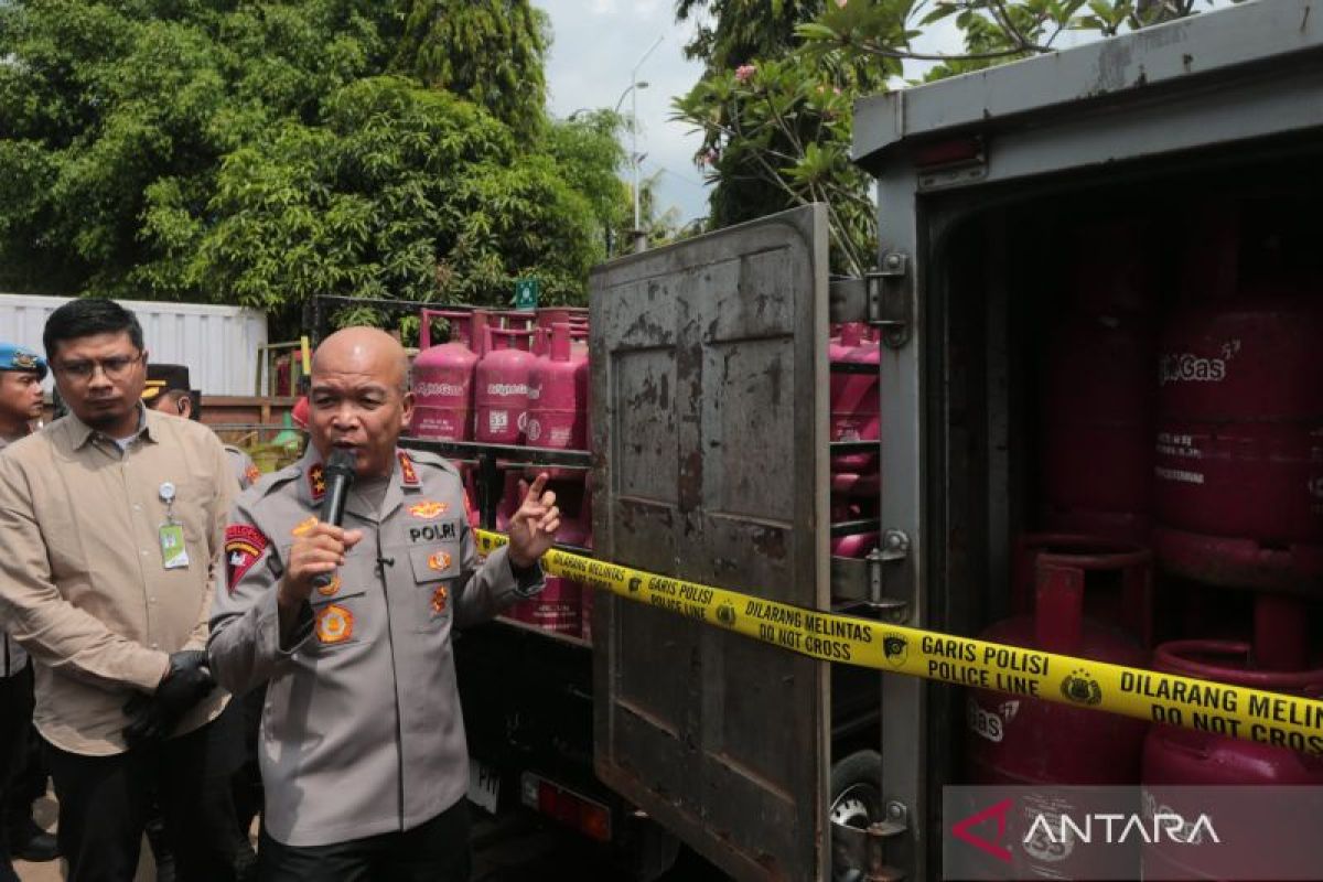 Polda Banten bongkar sindikat BBM subsidi dengan modus pelat palsu