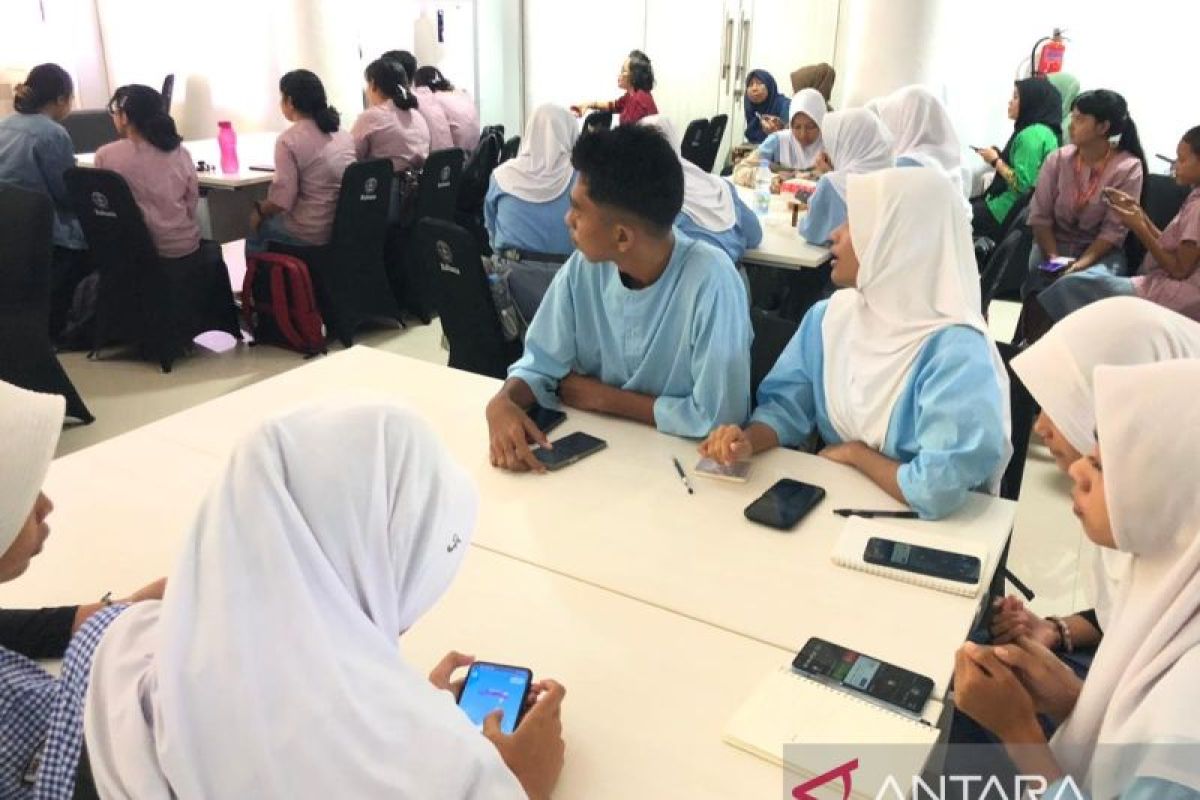 Maluku-Maxim tingkatkan kompetensi siswa lewat lomba Bahasa Inggris ...