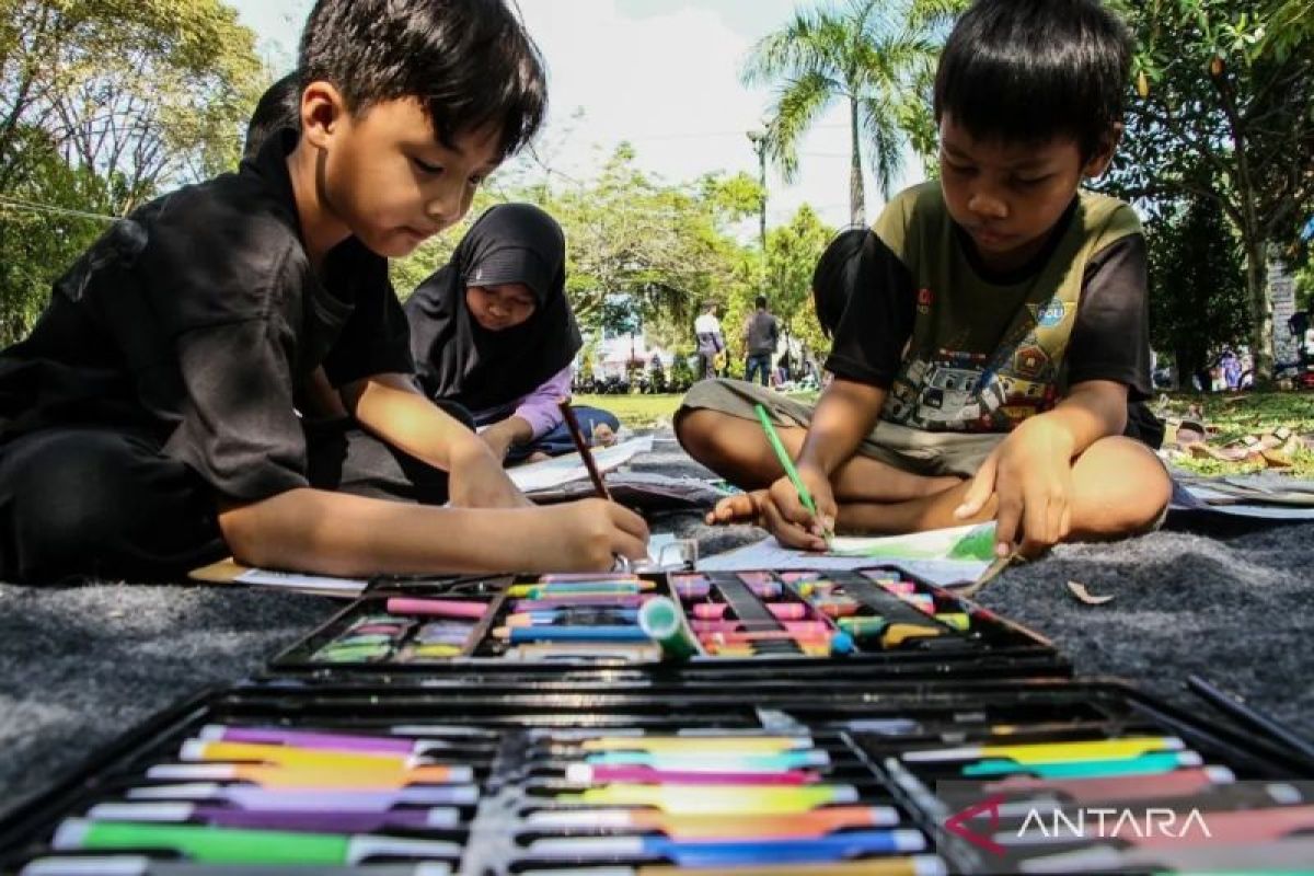 Cara Melindungi Anak dari Bahaya Media Sosial di Era Digital