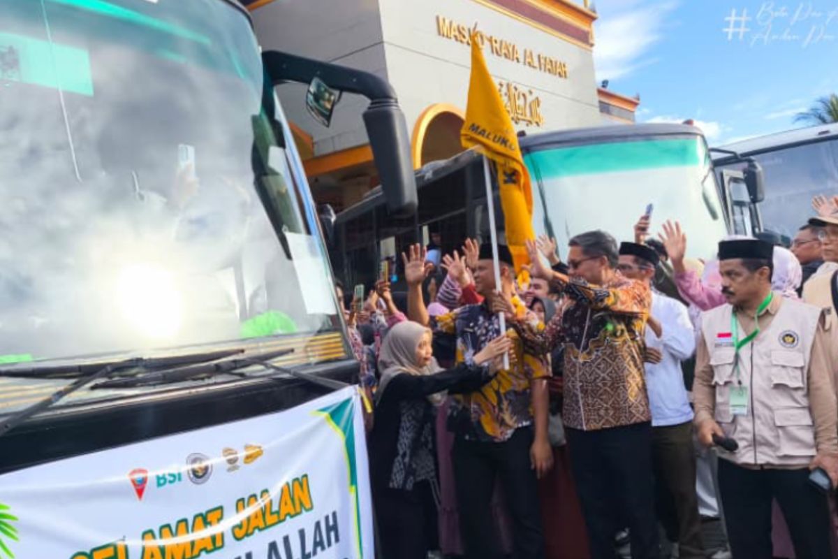Pemkot Ambon lepas 461 calon haji ke Tanah Suci
