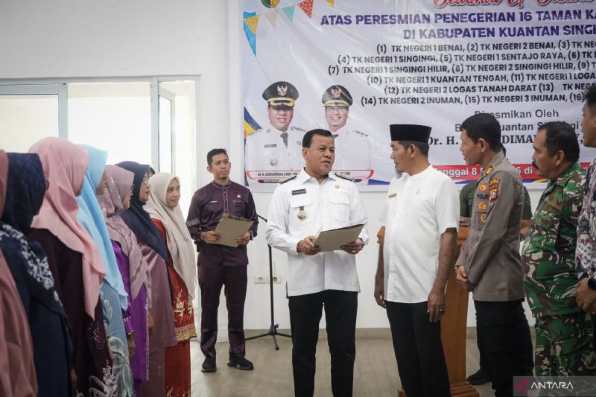 Bupati Suhardiman Amby perbanyak sekolah negeri tingkat TK