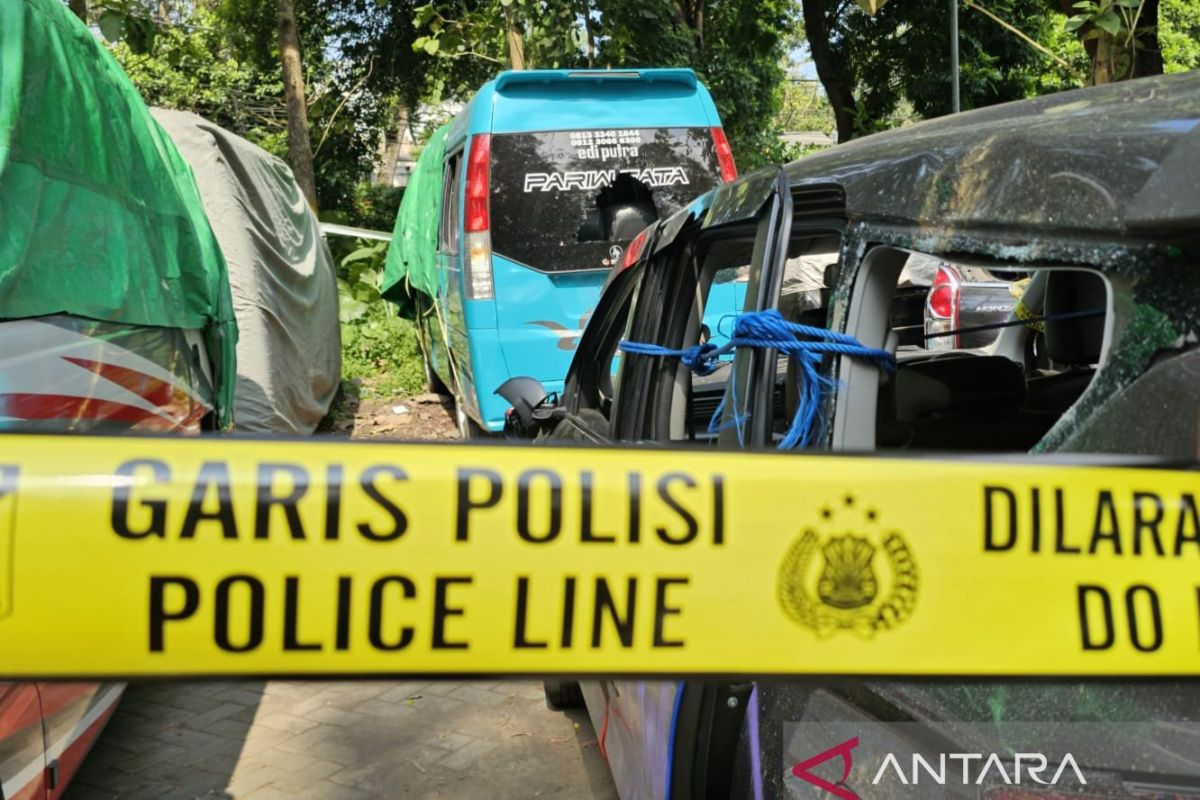 Polisi tetapkan empat tersangka perusakan kendaraan di pantai Malang