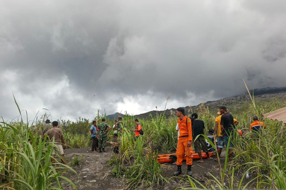 SAR evakuasi 20 pendaki akibat erupsi Gunung Dukono di Halmahera Utara