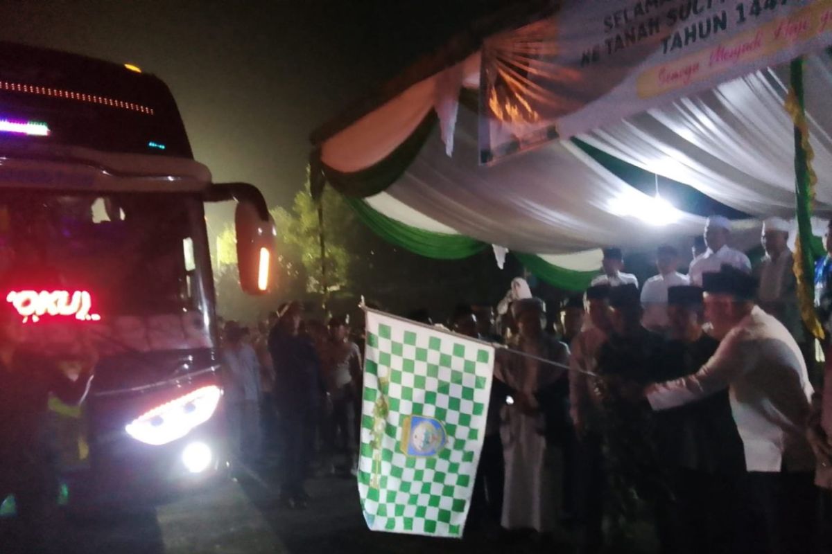 225 calon haji OKU berangkat menuju Asrama Haji Palembang