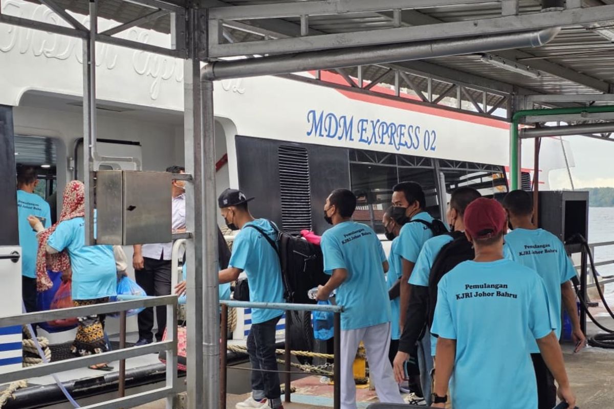 KJRI Johor Bahru pulangkan 232 pekerja migran Indonesia lewat Batam