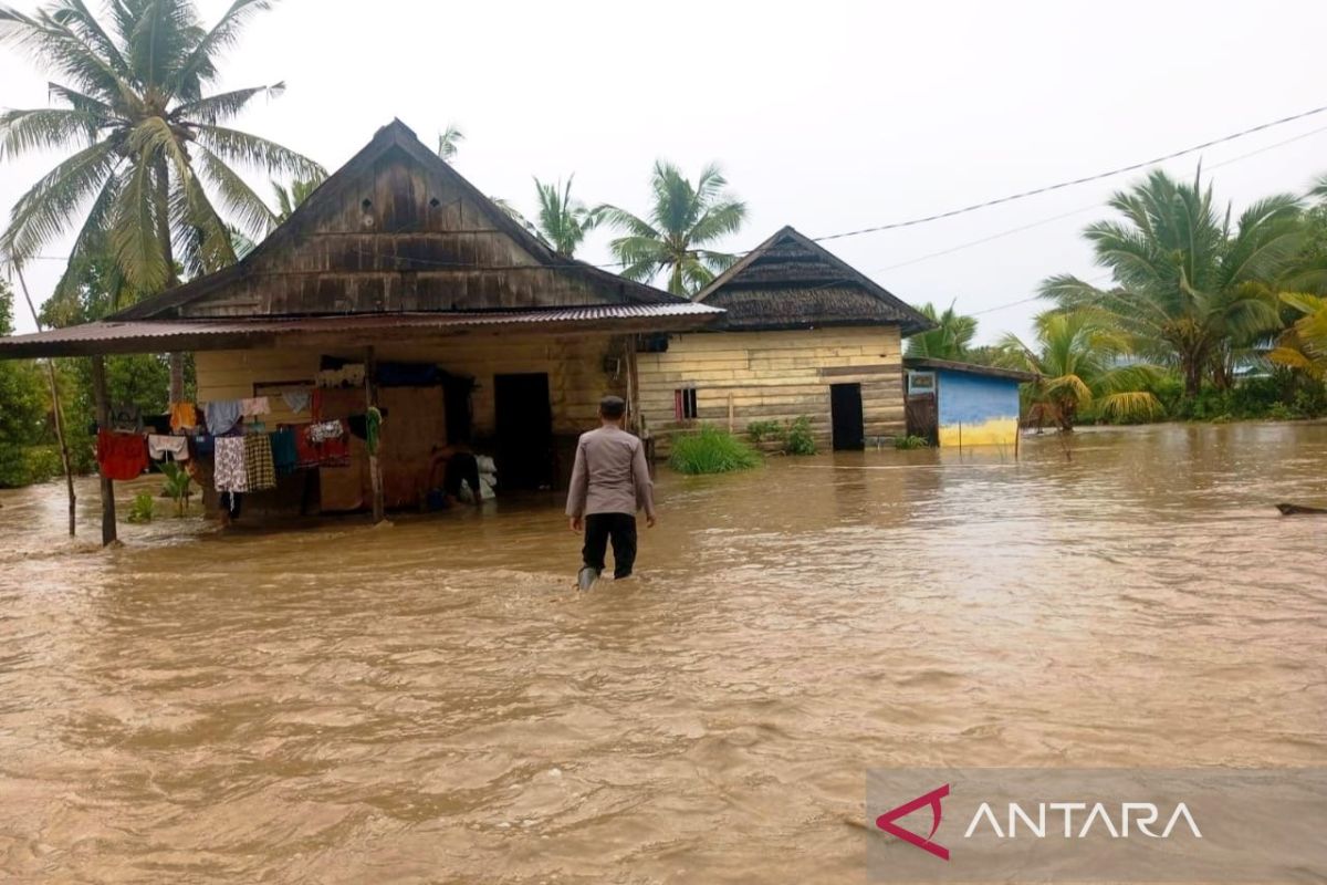 188 rumah warga terendam banjir akibat luapan Sungai Konaweha di Kolaka