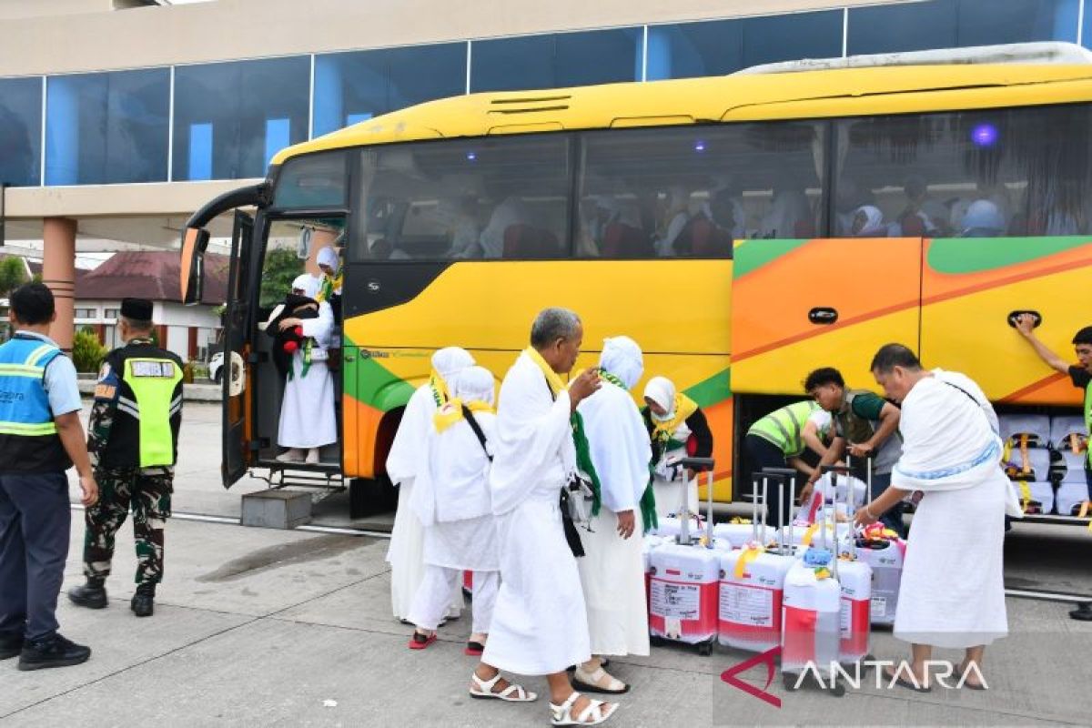 Kloter 11 Embarkasi Palembang langsung kenakan ihram menuju Jeddah