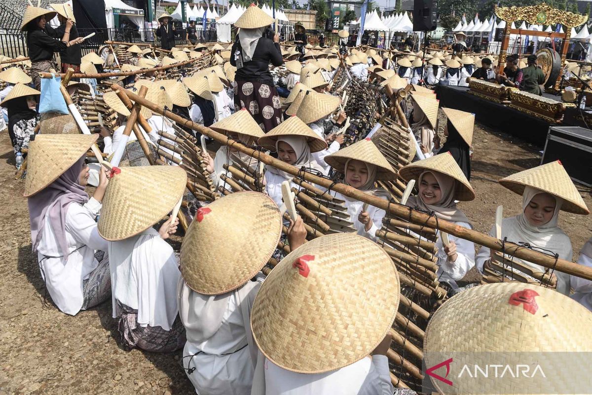 Sebanyak 500 mahasiswa terlibat pada Festival Calung Renteng untuk menjaga kebudayaan lokal