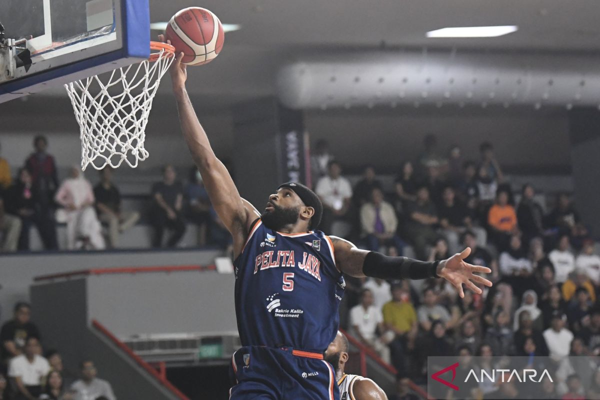 Singleton sebut Pelita Jaya perlu banyak berbenah meski tekuk Hawks