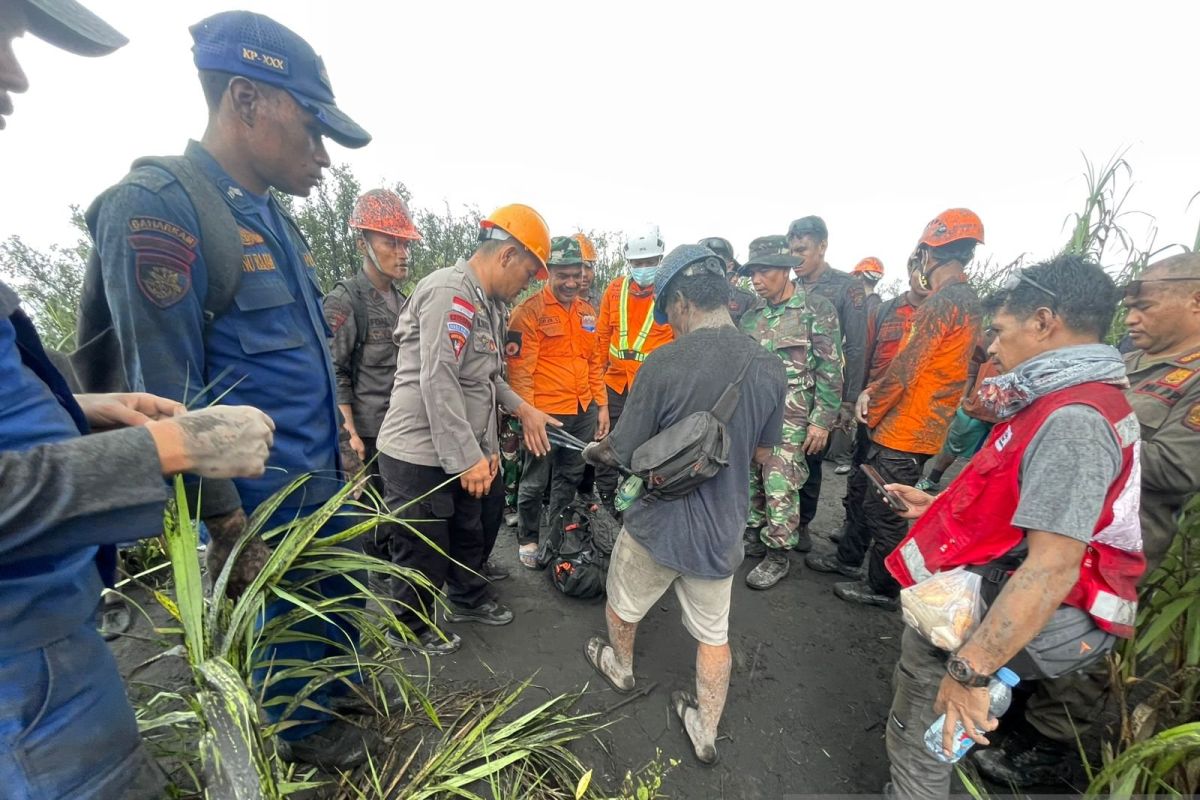 Dua Pendaki Singapura Tewas Ditemukan Usai Letusan Gunung Dukono