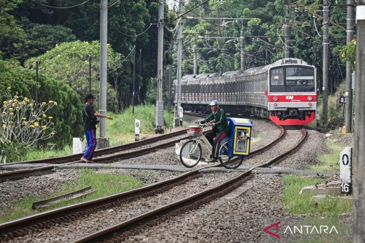DPR dorong percepatan jalur terpisah KRL dan KA antarkota