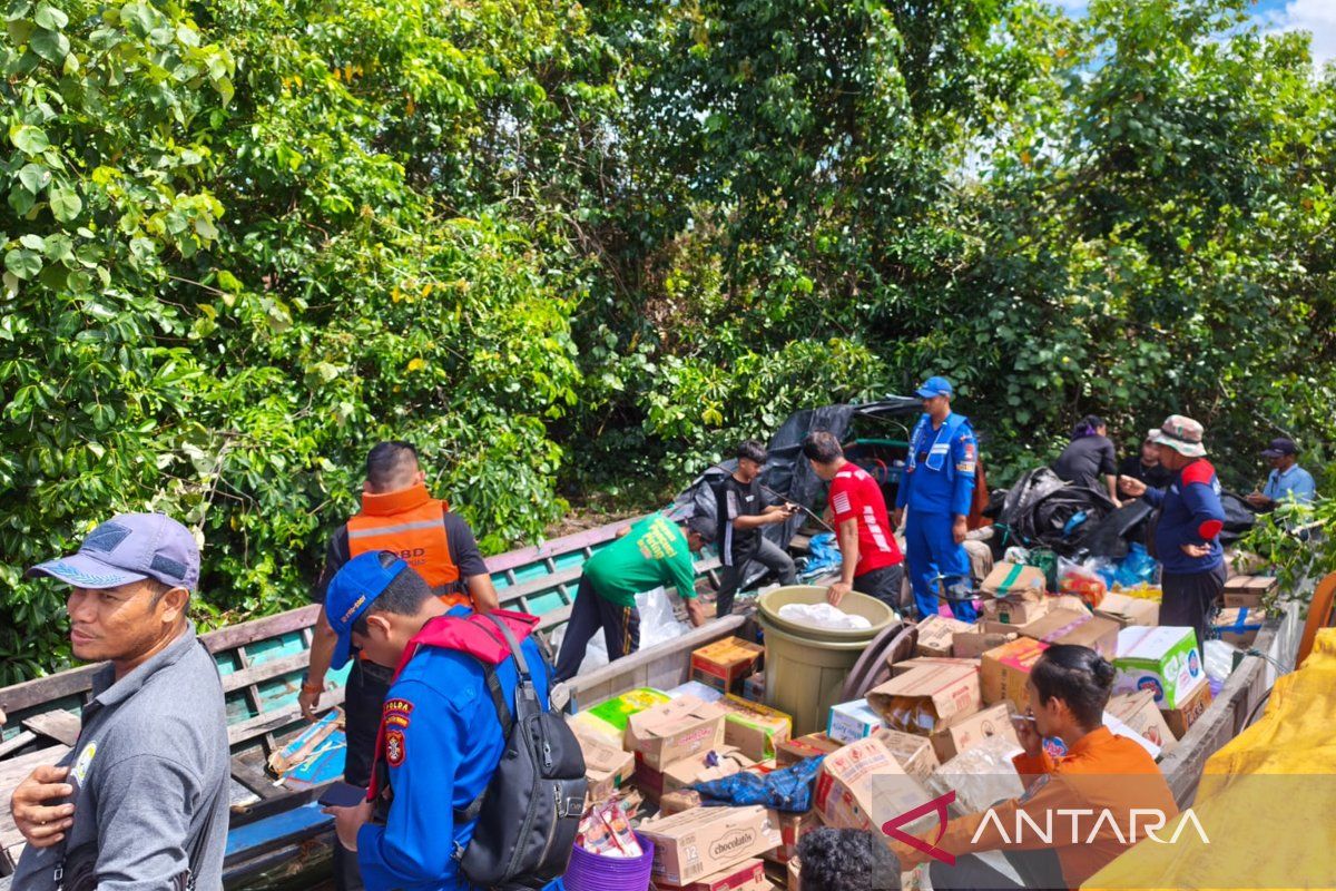 Kelotok pengangkut sembako karam di DAS Kapuas, tiga penumpang selamat