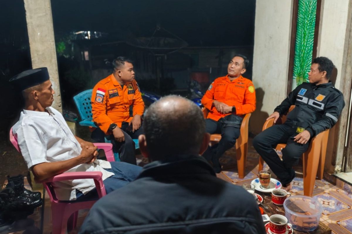 Istri korban terseret arus di Sungai Buakkang Gowa, belum ditemukan