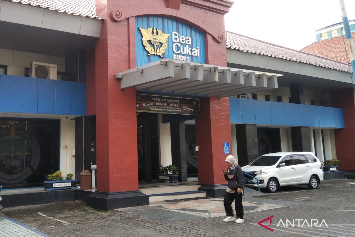 Bea Cukai Kudus bukukan penerimaan negara hingga April Rp12,65 triliun