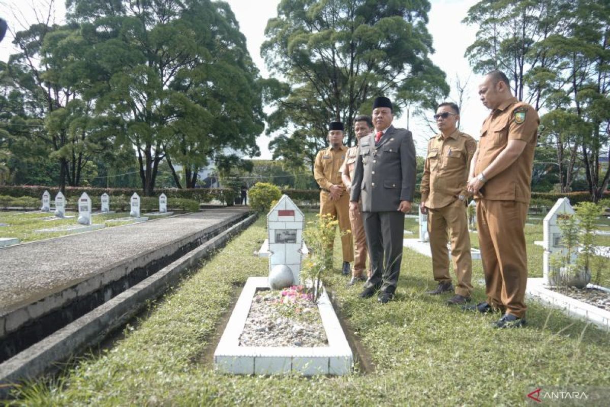 Bupati Kuansing ziarah makam Datuk Bandaro Kuning