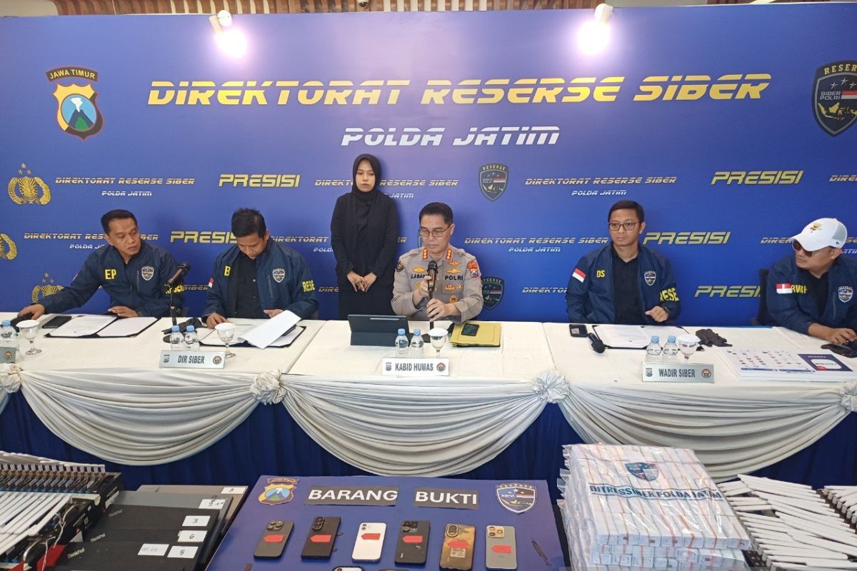 Polisi bekuk komplotan penerbit kartu SIM ilegal gunakan data pribadi
