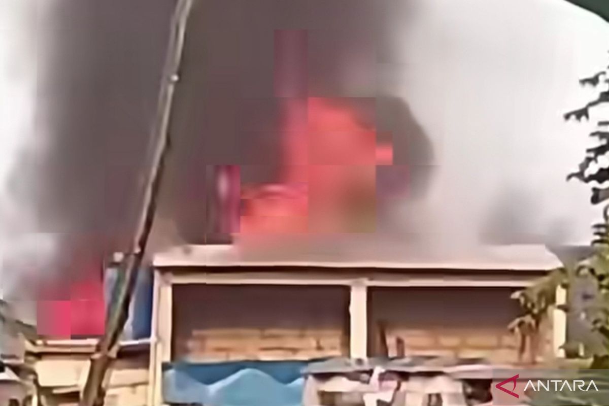 Kebakaran lahap rumah di Cengkareng Jakbar
