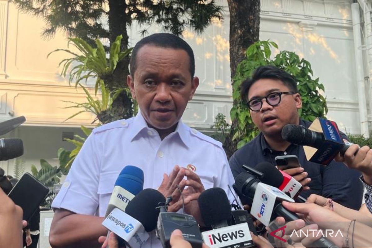 Bahlil sampaikan progres penataan izin tambang bermasalah ke Istana