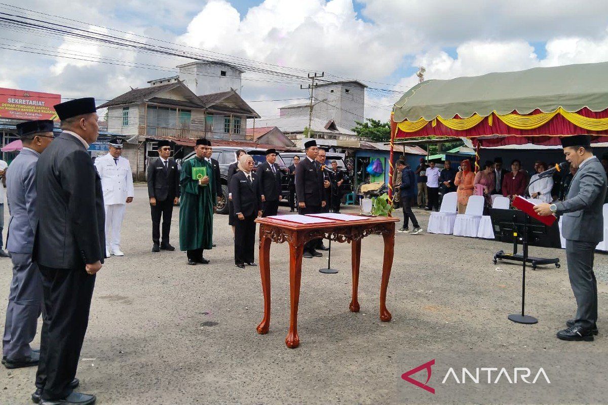 Bupati Pulang Pisau minta pejabat terus tingkatkan kinerja