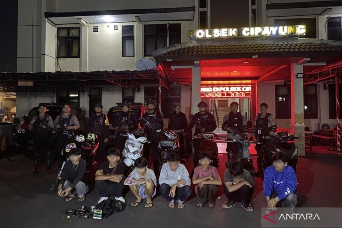 Bubarkan balap liar, polisi tangkap sejumlah pemuda di Jakarta Timur