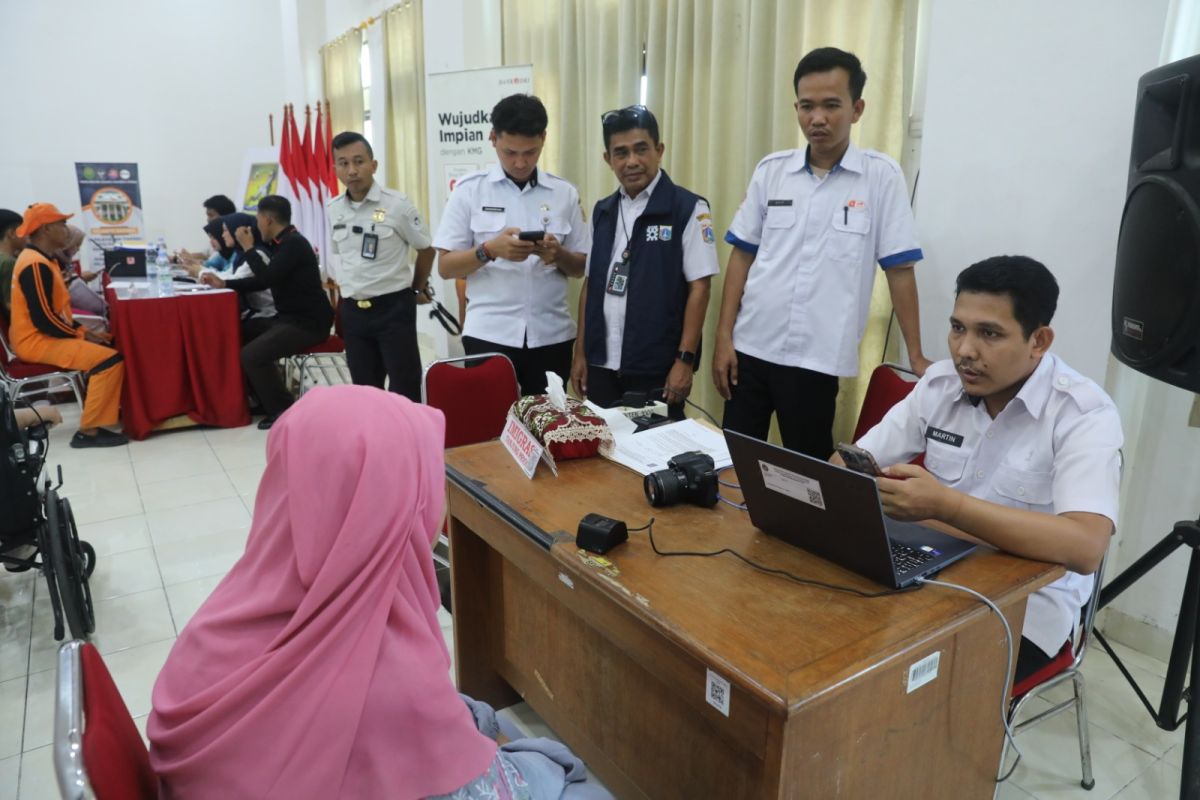 Pemkab berikan kemudahan layanan perizinan bagi warga Kepulauan Seribu