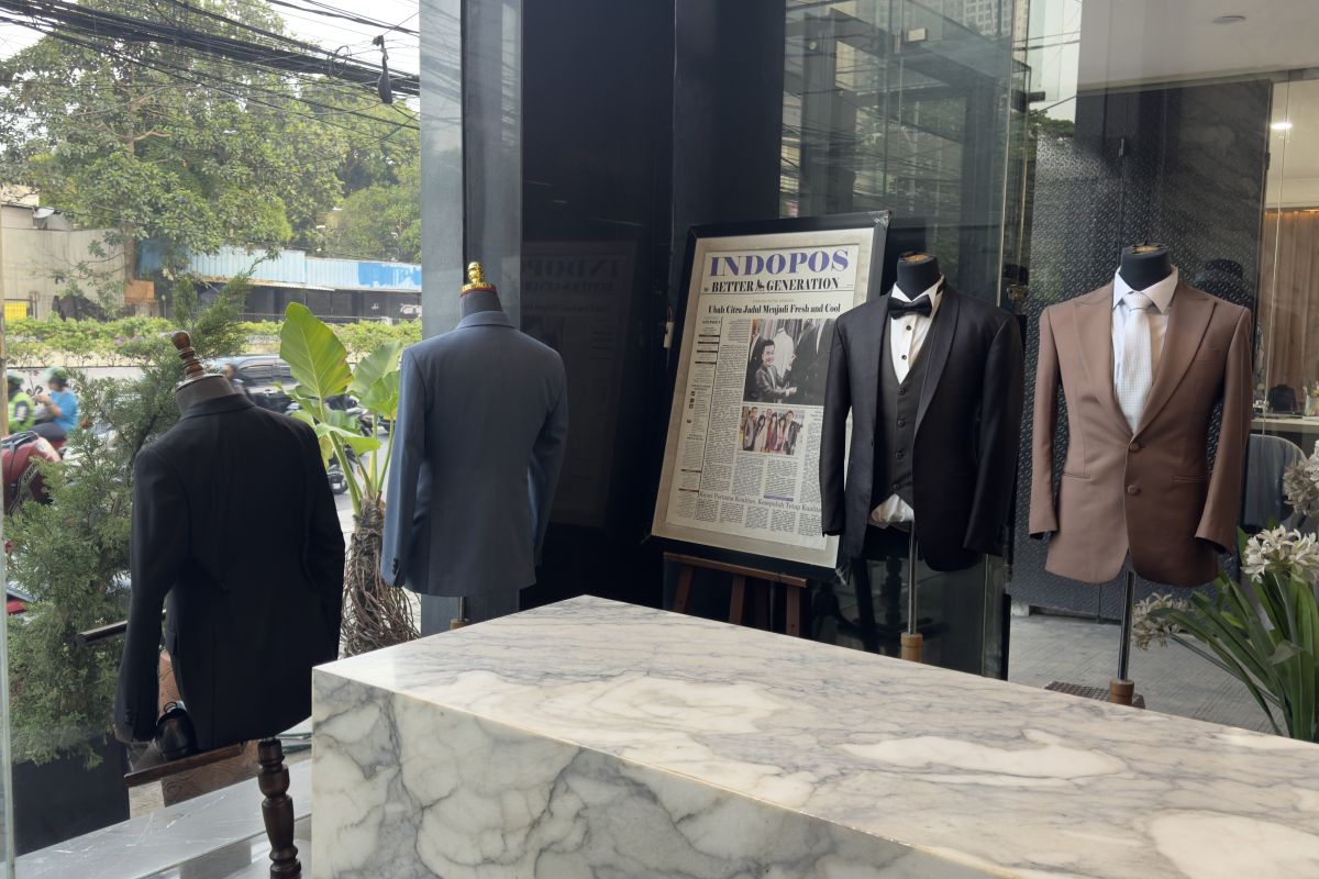 Menjaga warisan bespoke tailoring di tengah arus " fast fashion "