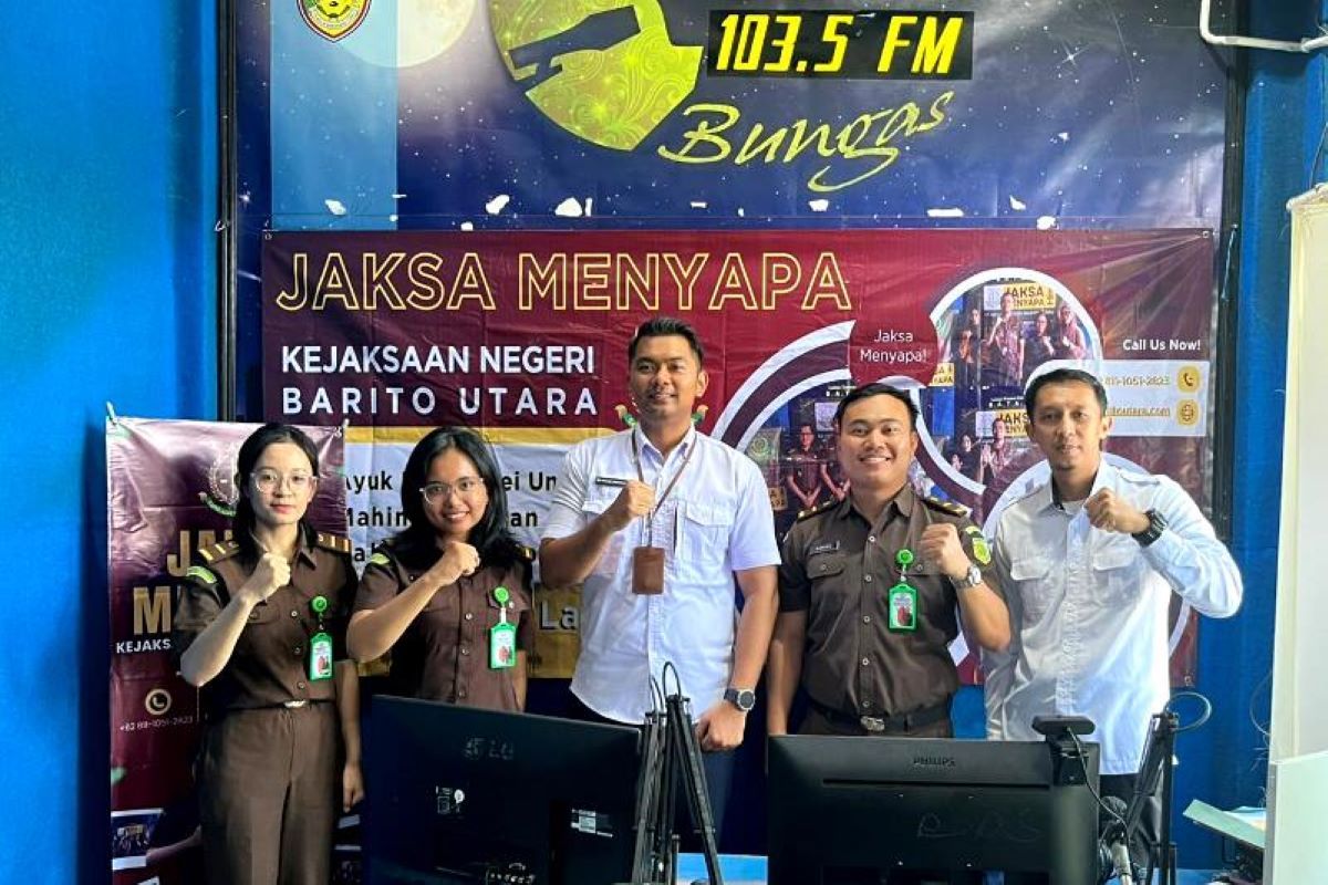 Kejari Barut dan Bagian Hukum Setda sosialisasikan bahaya jerat UU ITE