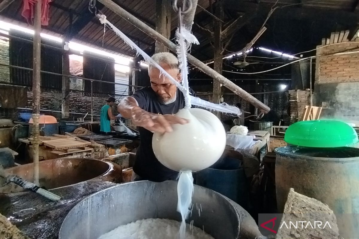Pemkab Kudus terus pantau fluktuasi harga jual kedelai impor