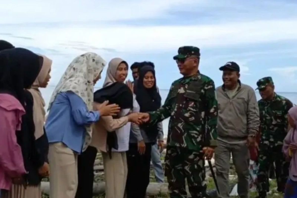 Pangdam XIV/HSN tinjau program RTLH di Pulau Gusung Makassar