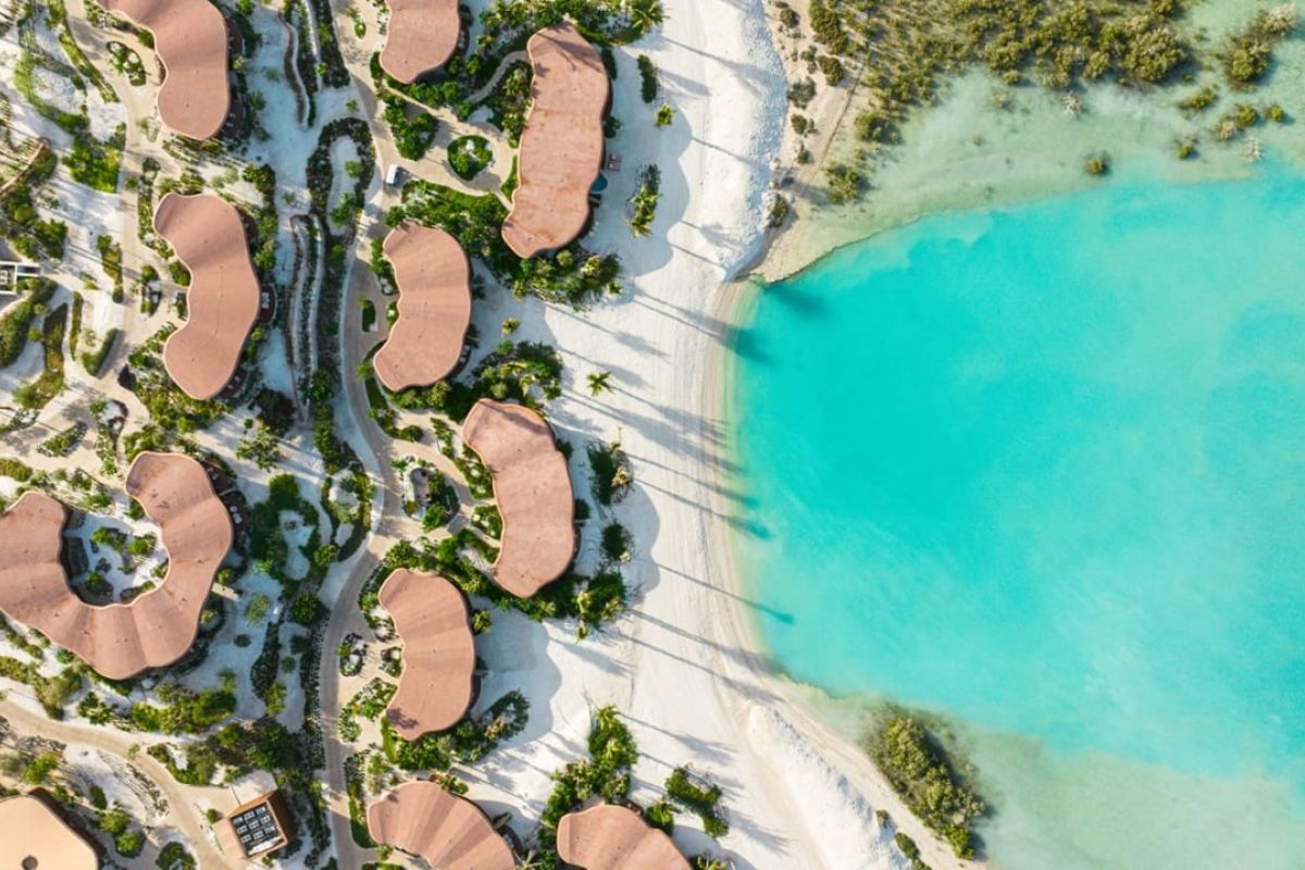 Resor & Hunian Four Seasons Laut Merah di Pulau Shura Sambut Tamu Pertama Sejak 20 Mei, Saat Red Sea Global Luncurkan Resor Perdana Hasil Ventura Bersama