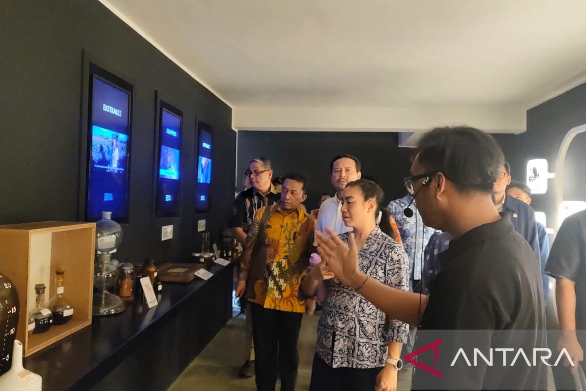 Komisi VII tekankan peluang nilai tambah pada ekspor produk atsiri