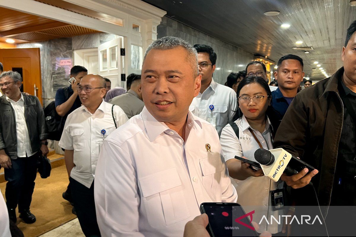 Menhub: 172 perlintasan sebidang ilegal ditutup demi keselamatan KA