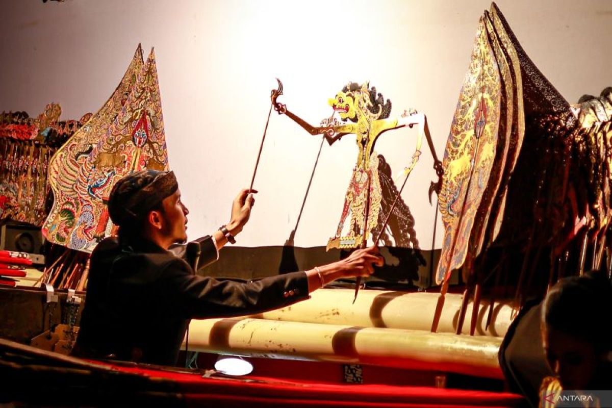 Pergelaran wayang kulit semalam suntuk di Nganjuk