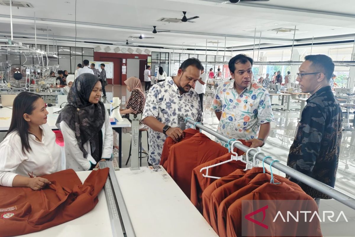 Komisi VII DPR mintai AK-Tekstil Solo ciptakan inovasi tingkatkan SDM