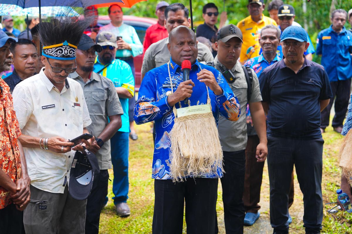 Gubernur Papua optimistis Kampung Nelayan Merah Putih majukan Supiori