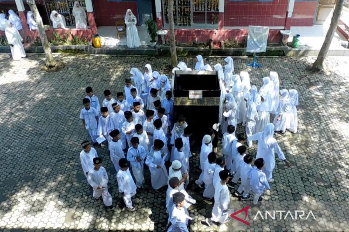 Simulasi manasik haji miliki peran penting tanamkan nilai agama sejak usia  dini