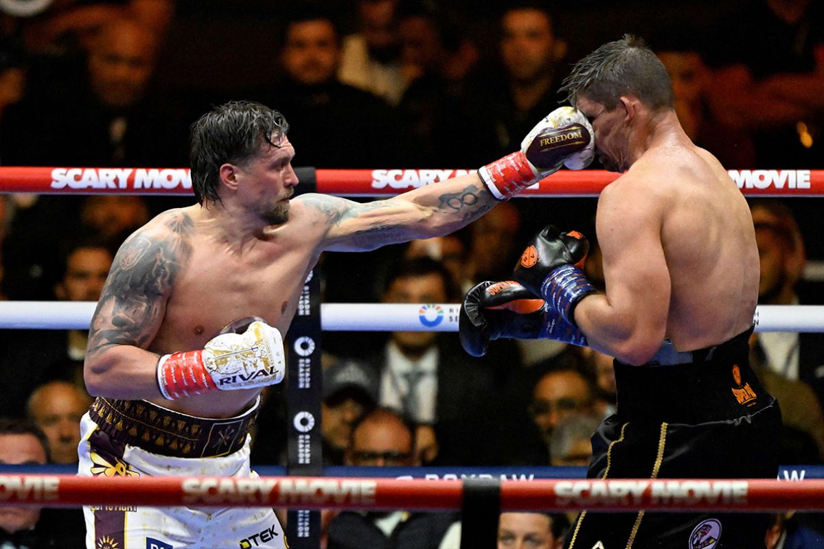 Usyk cetak TKO kontroversial atas Verhoeven untuk pertahankan gelar